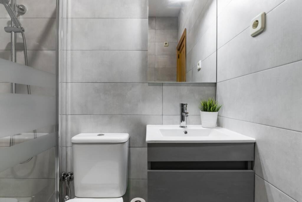 Ferienwohnung Coqueto Piso En Madrid/Atocha. 4 Personas 2 Hab Exterior foto